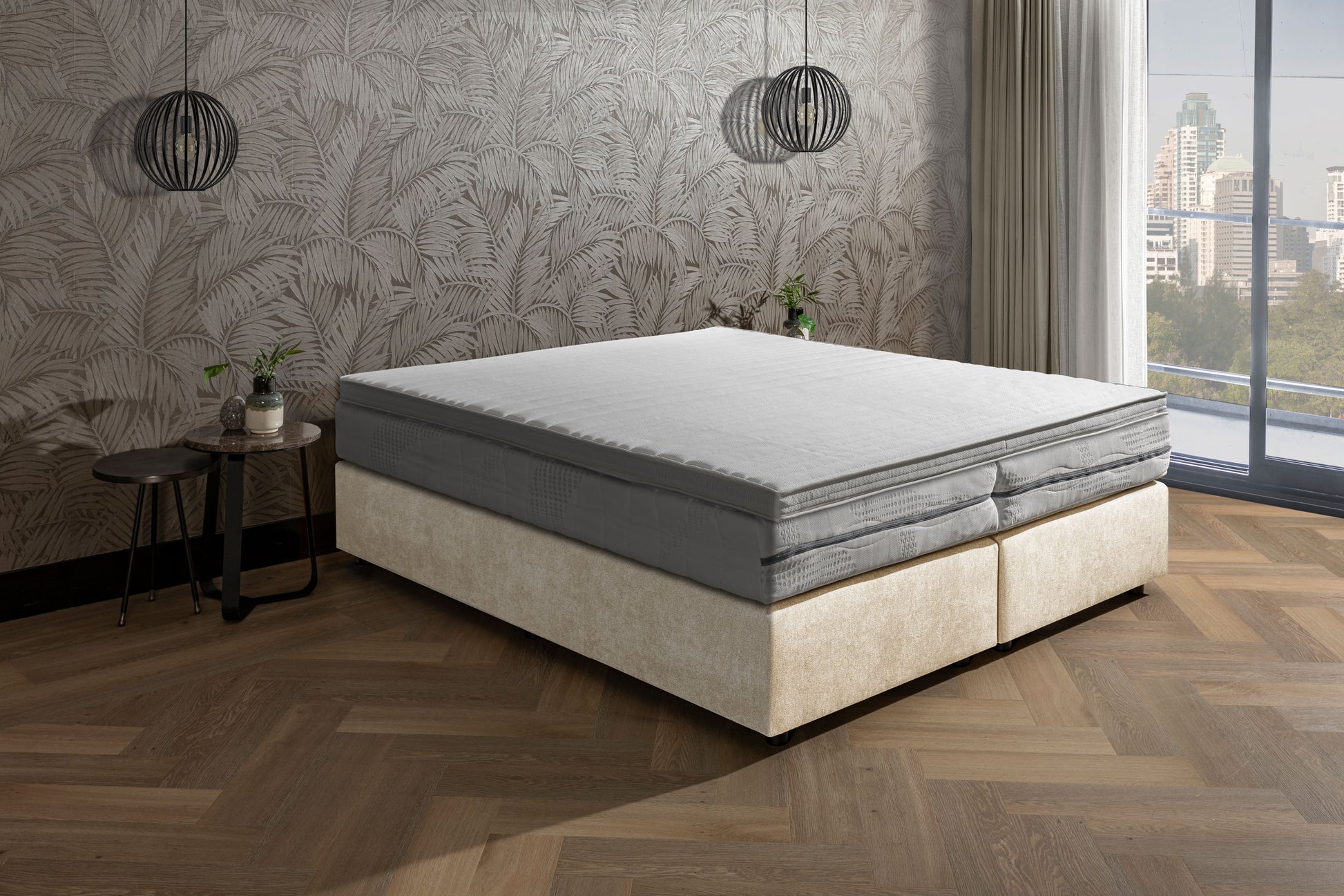 Van der Valk bed Luxury Stof Beige. Inclusief 7-zone pocketveren matras en topper.