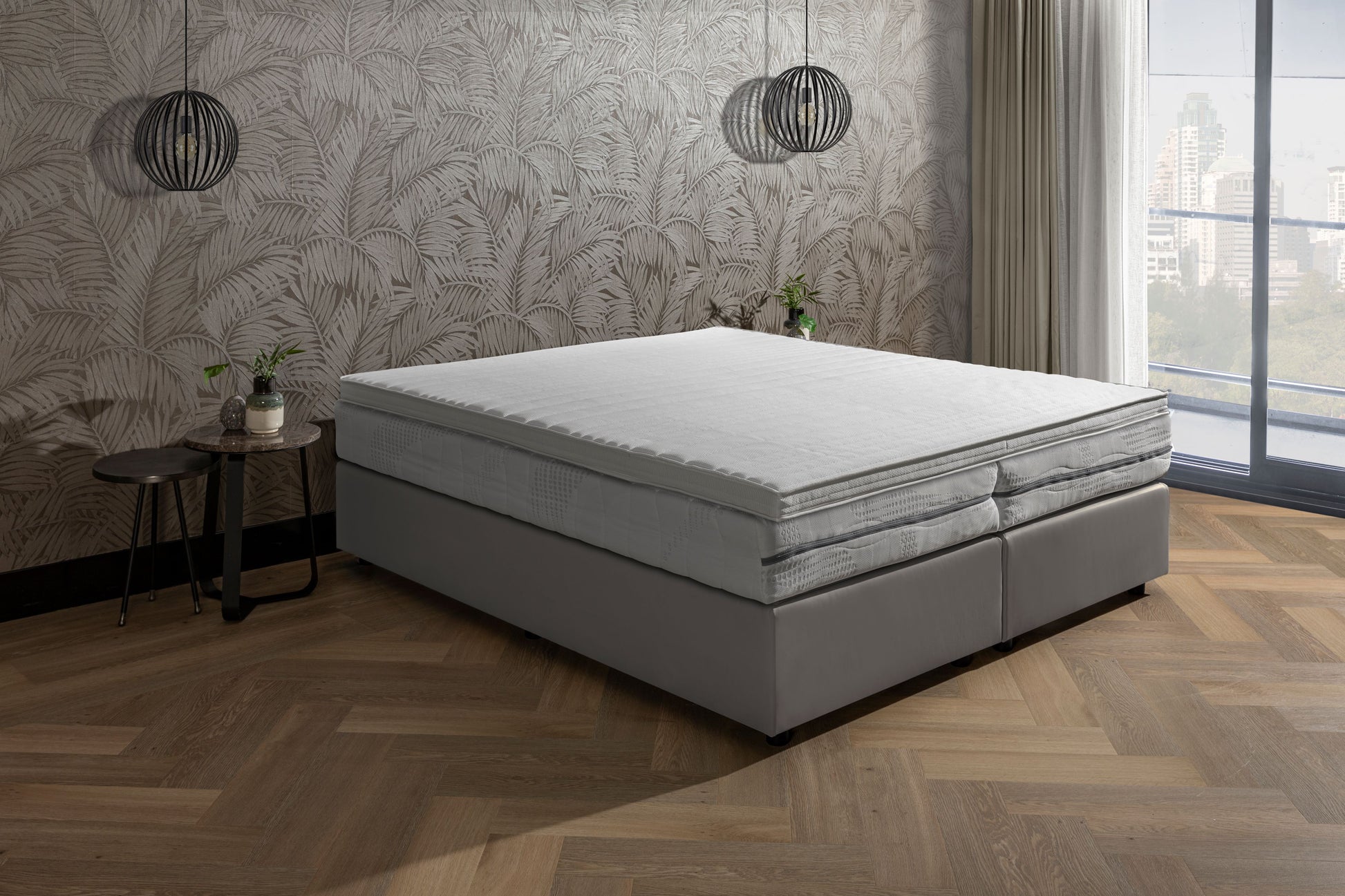 Van der Valk bed Luxury Skaileer Antraciet. Inclusief 7-zone pocketveren matras en topper.