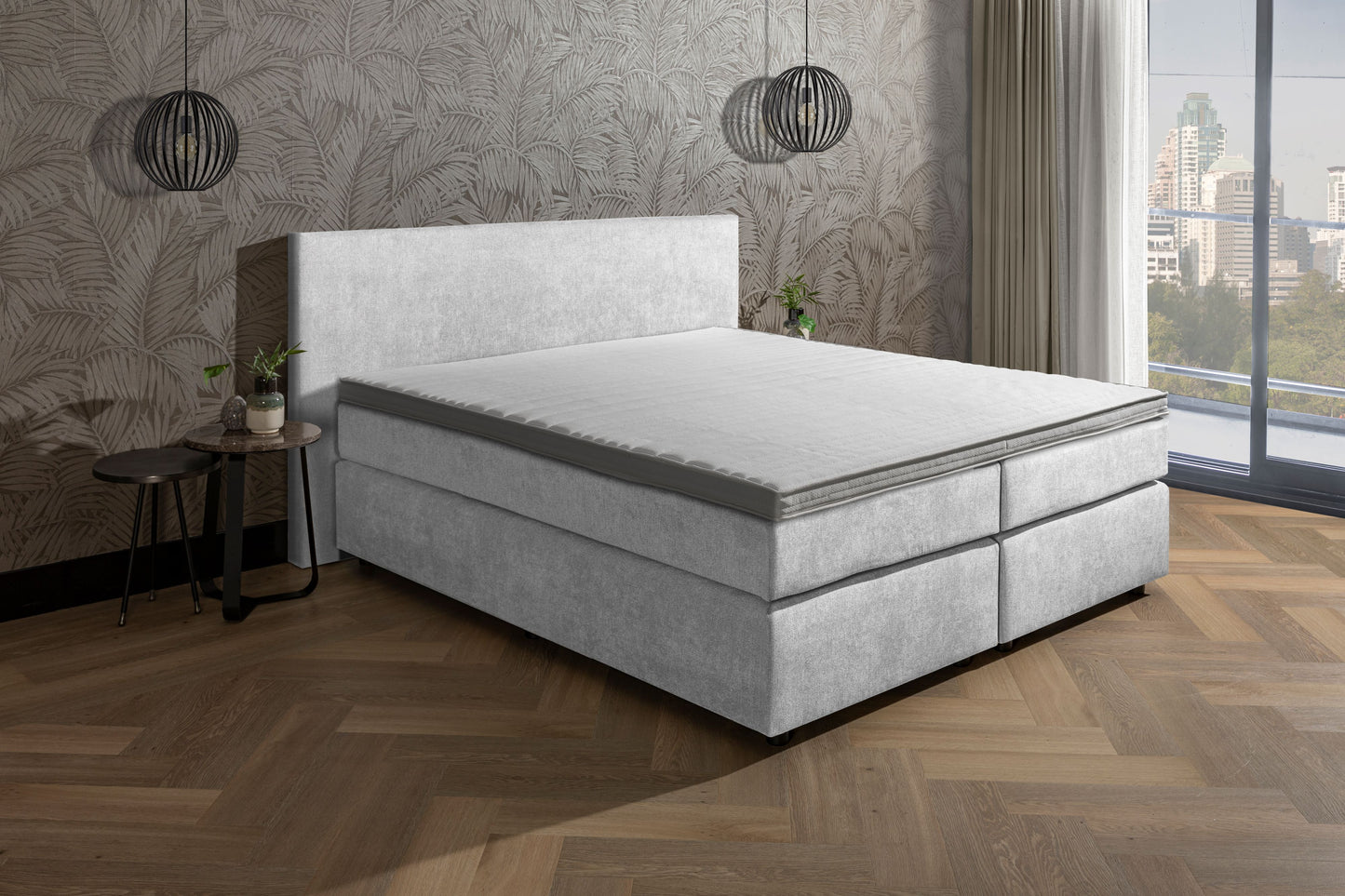 Van der Valk bed Suite Stof Licht Grijs. Inclusief hoofdbord, topper en gestoffeerd matras.