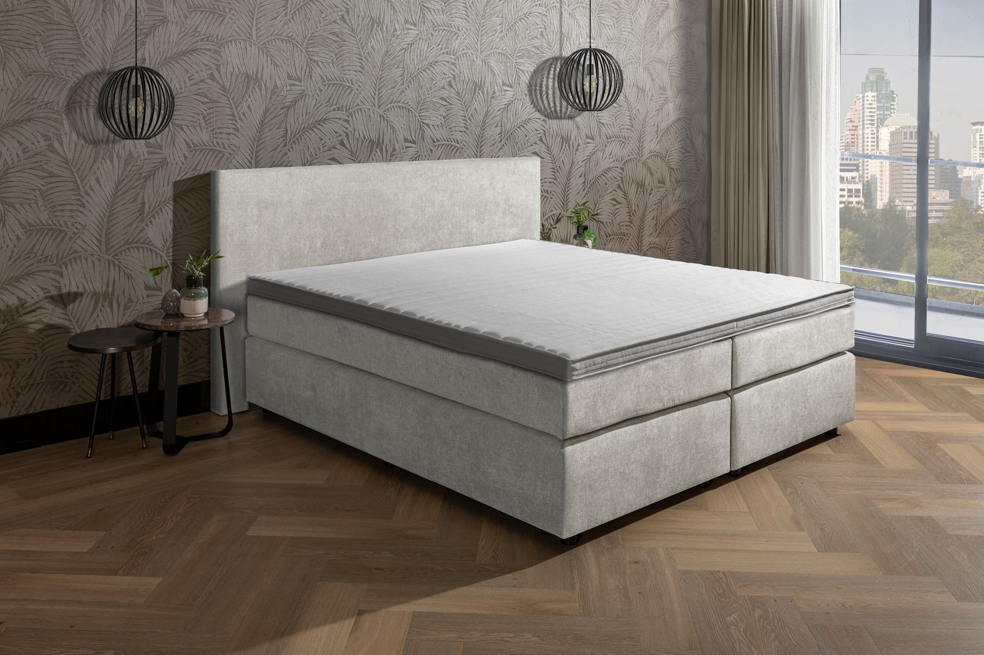 Van der Valk bed Suite Stof Licht Grijs Taupe. Inclusief hoofdbord, topper en gestoffeerd matras.