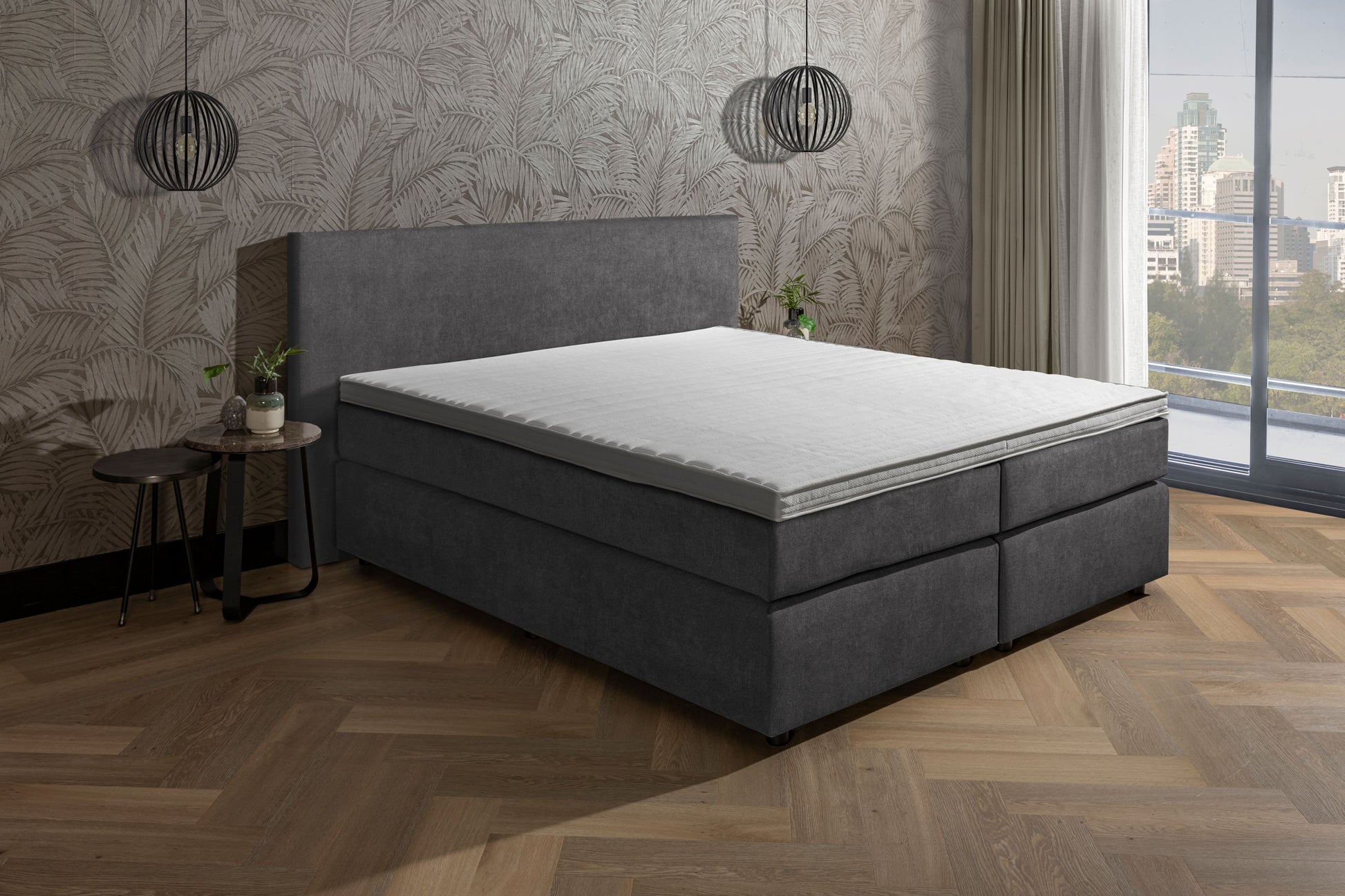 Van der Valk bed Suite Stof Antraciet. Inclusief hoofdbord, topper en gestoffeerd matras.